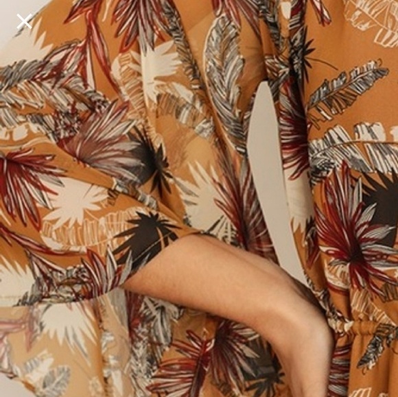 STORIA Palm Leaf Maxi Dress with Flowy Sleeves - Picture 5 of 8